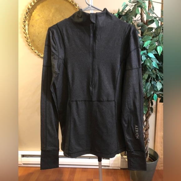 Nice zip up - Picture 1 of 2